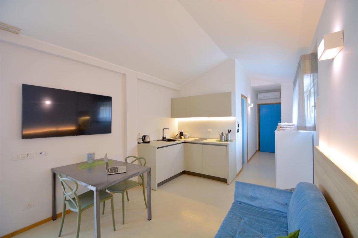 Prime Blue Suite - Appartamenti con jacuzzi privata - Housity