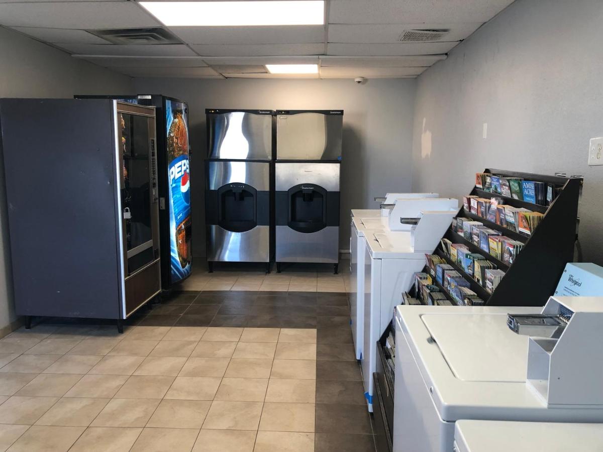 Days Inn by Wyndham Indianapolis South - Housity