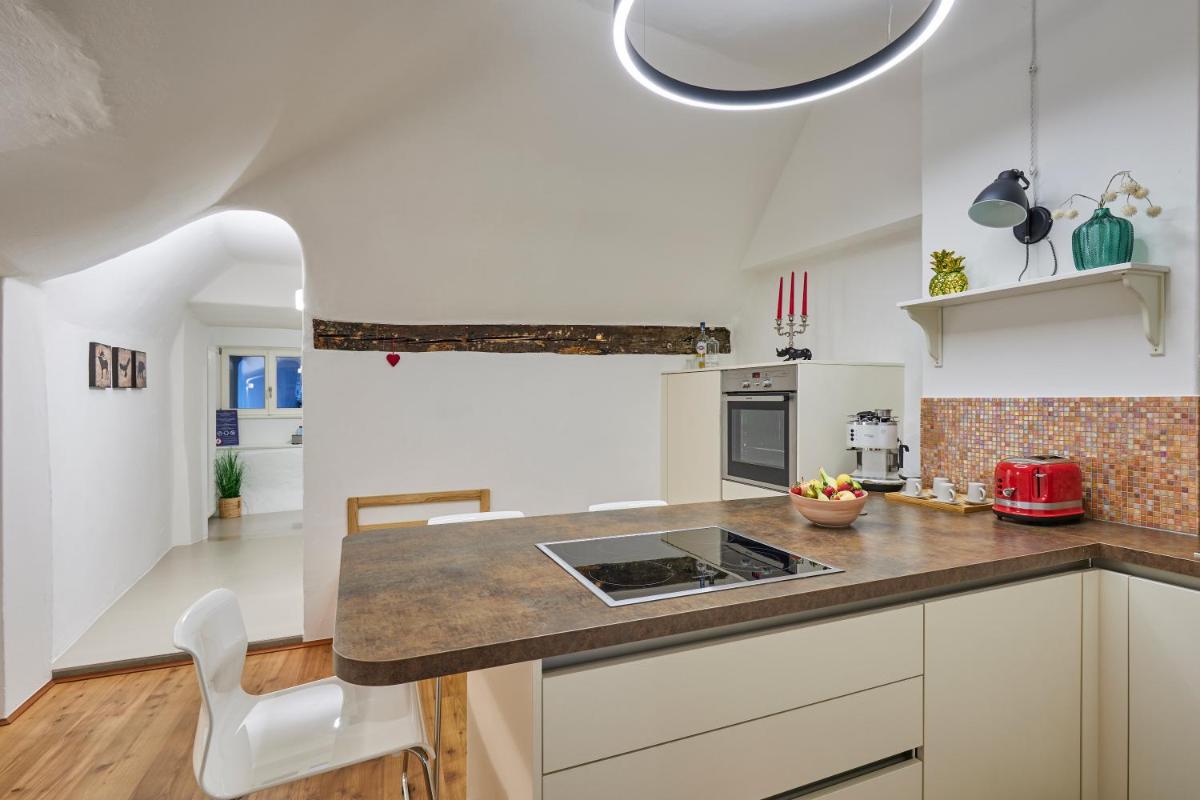 KARINA Lauben Lodge - Housity