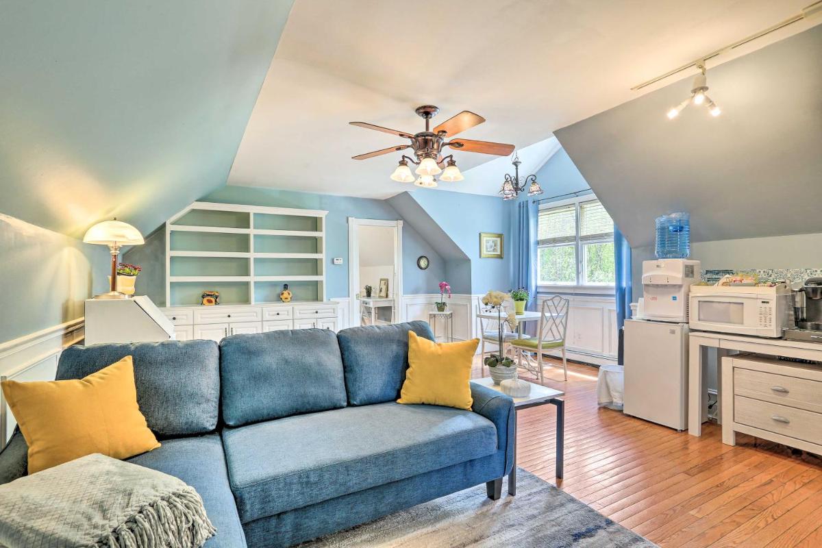 Pet-Friendly Pond View Loft with Private Pool! - Housity