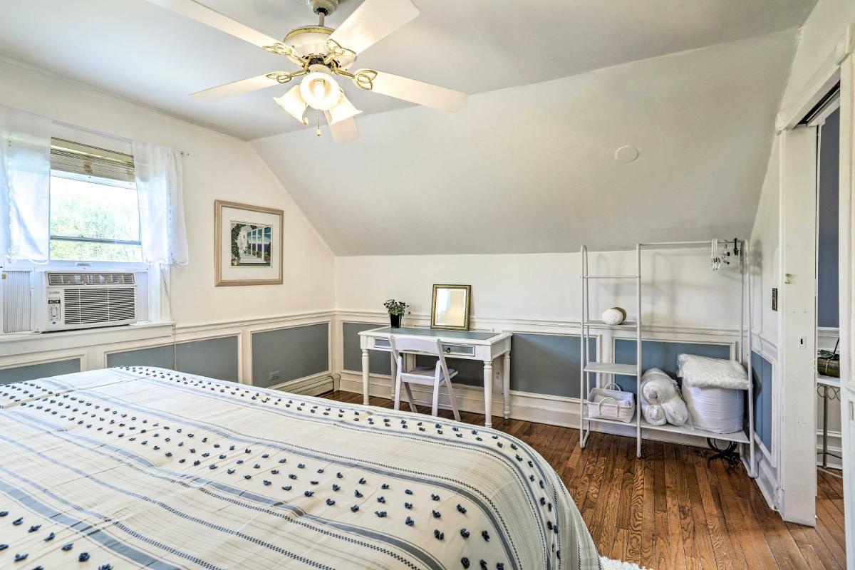 Pet-Friendly Pond View Loft with Private Pool! - Housity