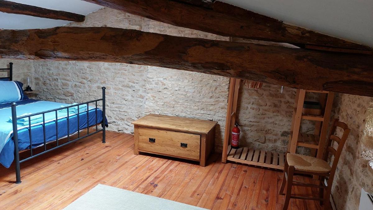 NATURA SERENA Gîte IRIS - Housity
