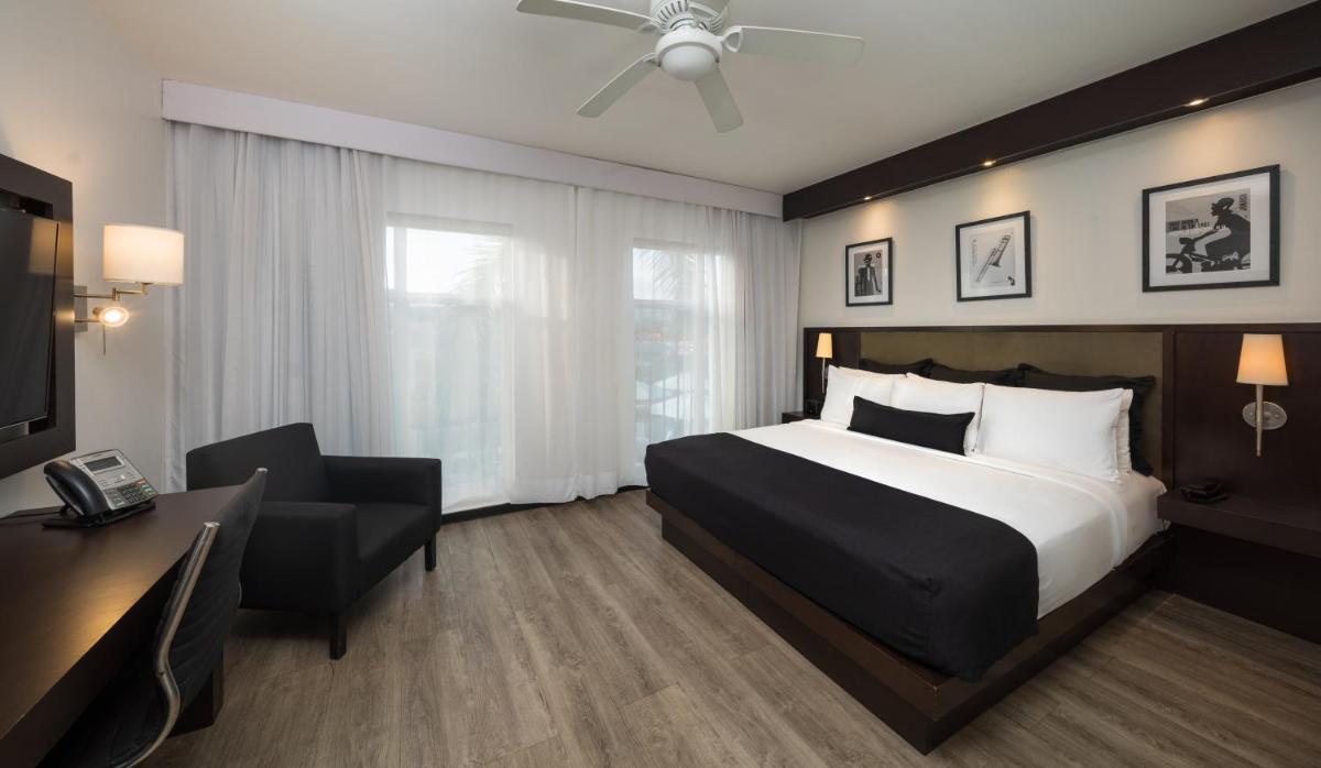 Suitetrails - Spanish Court Hotel - A Small Luxury Hotel