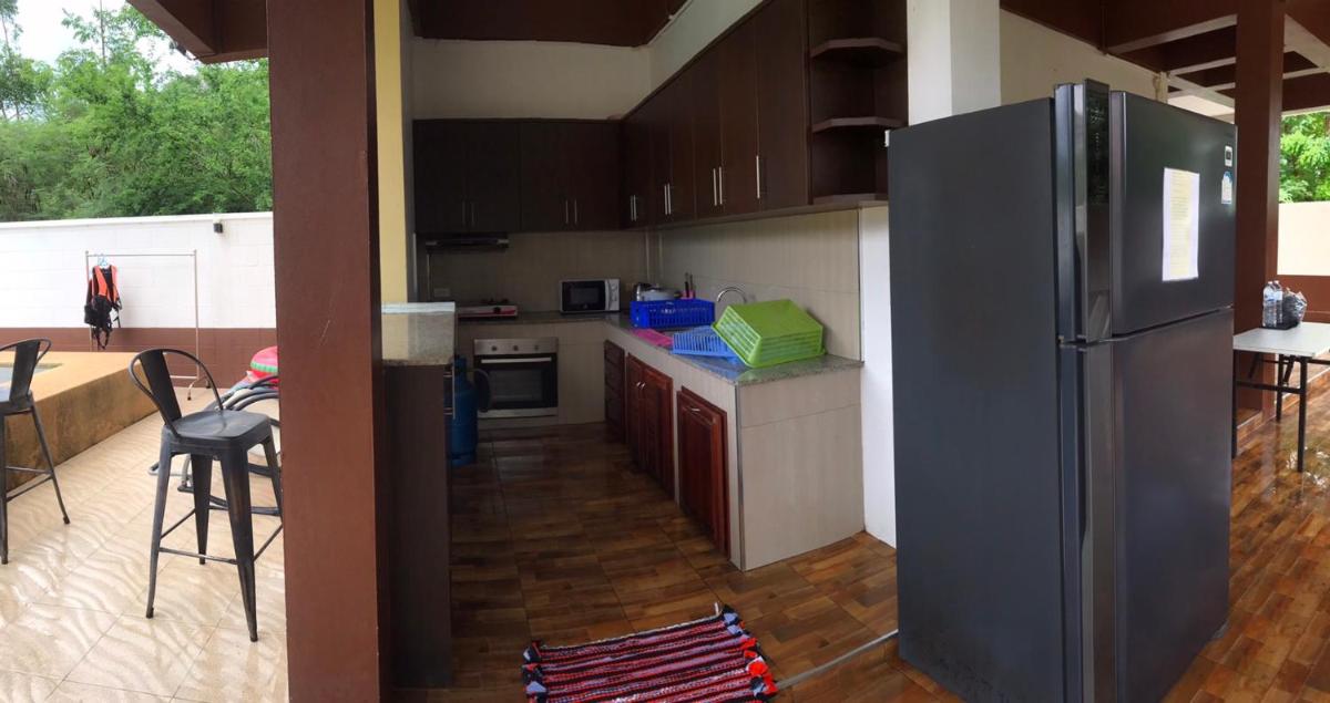 ลูน่า ปราณบุรี ปาร์ตี้ พลูวิลล่า เดินไปทะเล150เมตร Lunar Pranburi Party Pool Villa walk to beach 150Meter - Housity