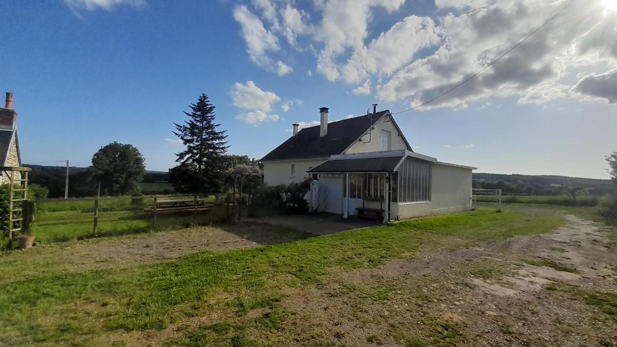 Suitetrails - Gîte Cottage chaleureux en pleine campagne vue sur les Monts et Forêts et le château de Carrouges