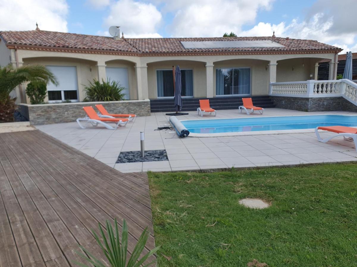 villa 15 personnes avec piscine et terrain de pétanque - Housity