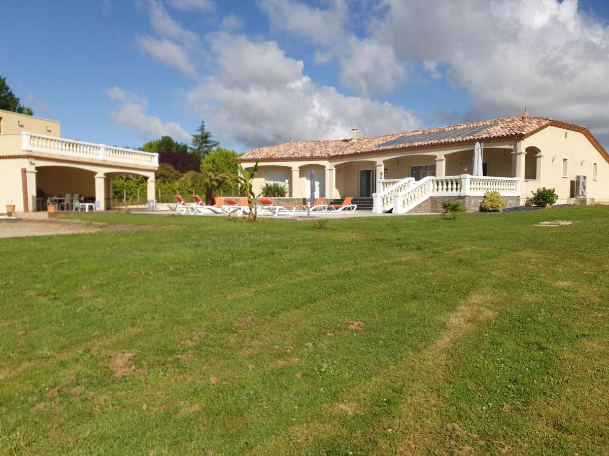 villa 15 personnes avec piscine et terrain de pétanque - Housity