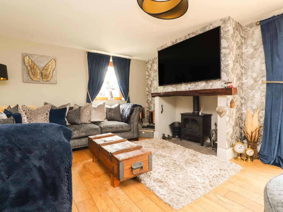 Meadow View Cottage - Housity