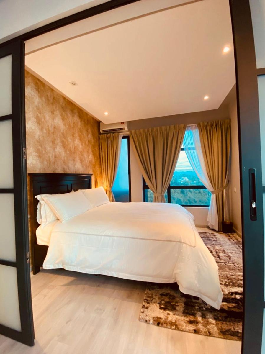 Suitetrails - Petronella Suites Apartment @ Jesselton Quay