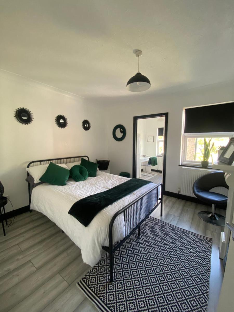 CODE Terrace Oulton Broad Suffolk - Housity
