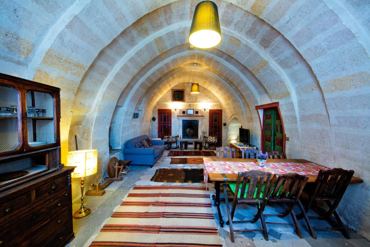 Kadievi - Housity