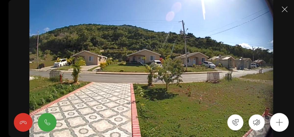 Luxury Manor 2 Bedroom /1 Bathroom House w/electric fireplace, - Housity