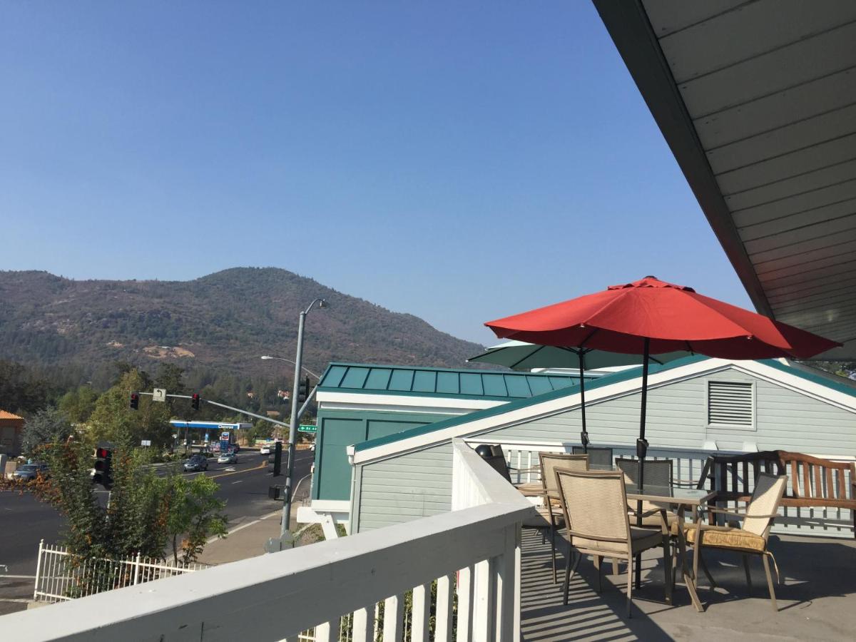 Oakhurst Lodge - Housity