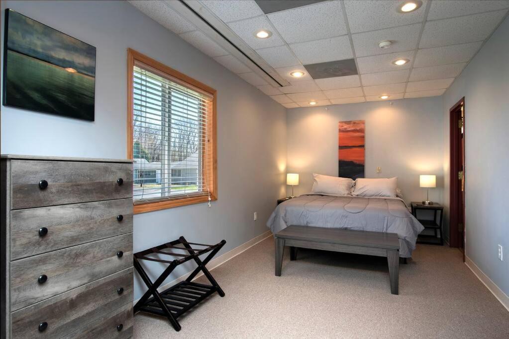 CanalSide Casa- Beautifully located - Housity
