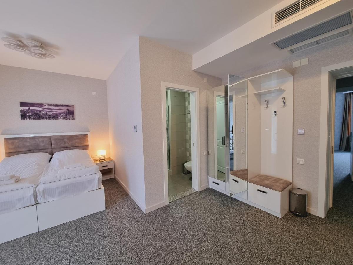 Hotel Autograph - Housity