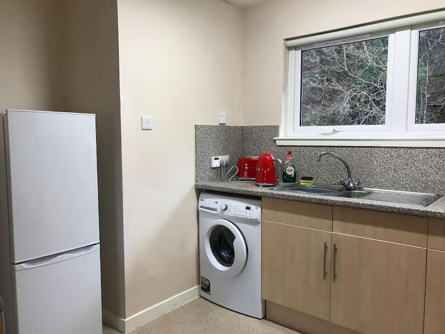 Duisky Apartment with view over loch Linnhe. - Housity