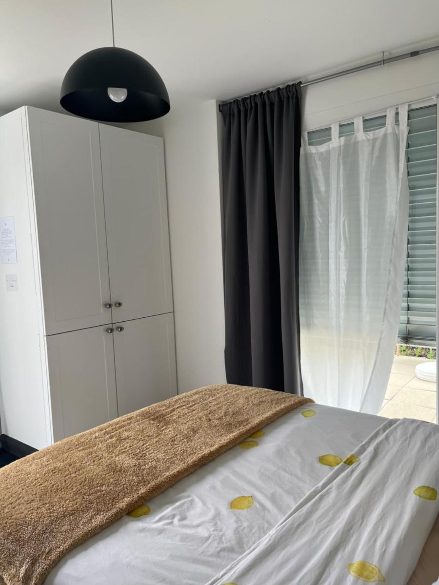 Au bord de l’eau - Housity