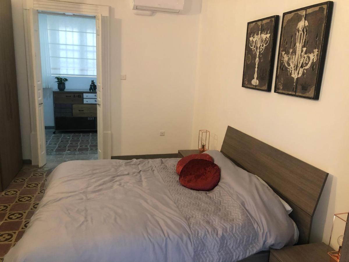 Suitetrails - Valletta Retro Apartment