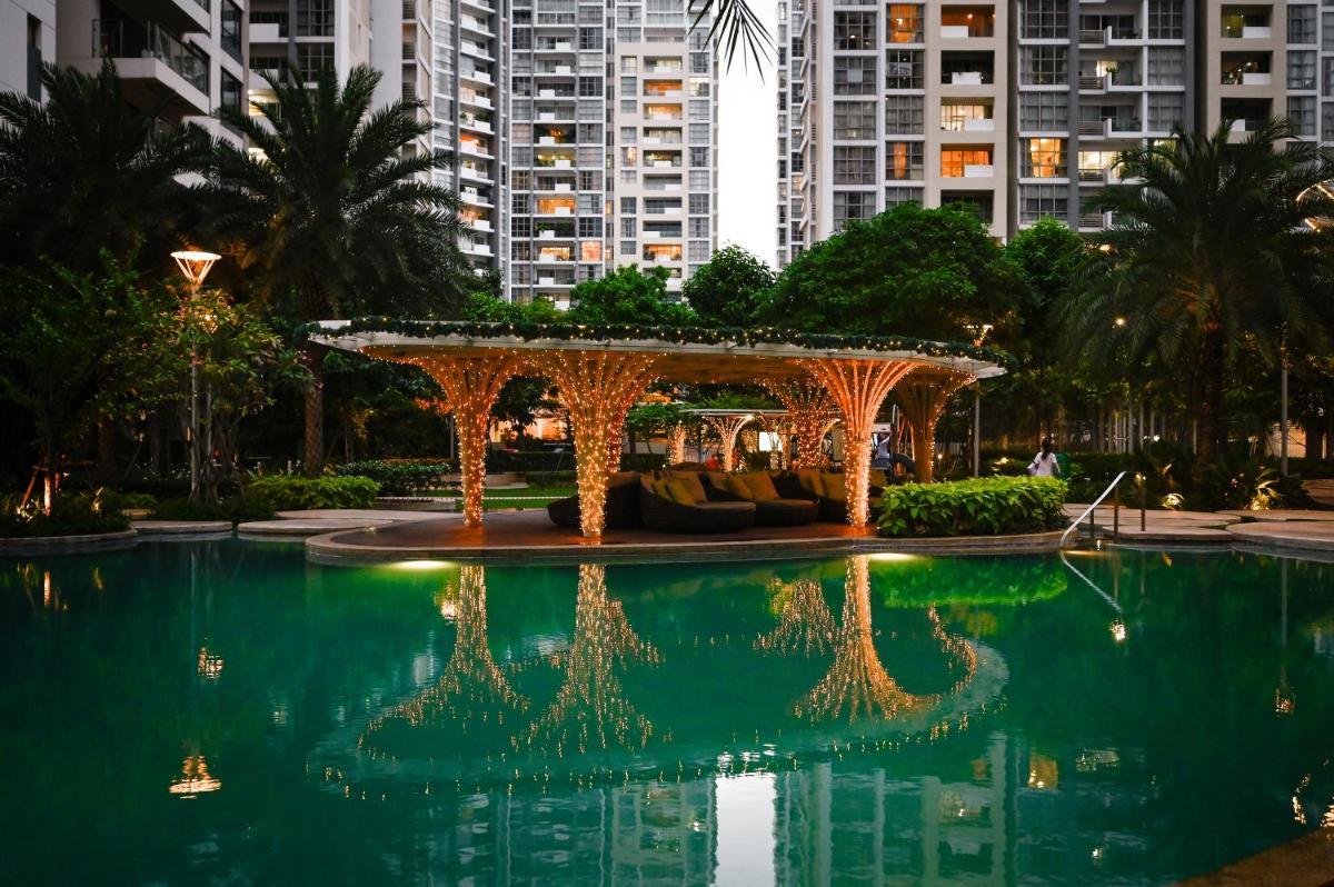Estella Heights Saigon City View 2BR Apartment & Pool, Ho Chi Minh City - Hizvo