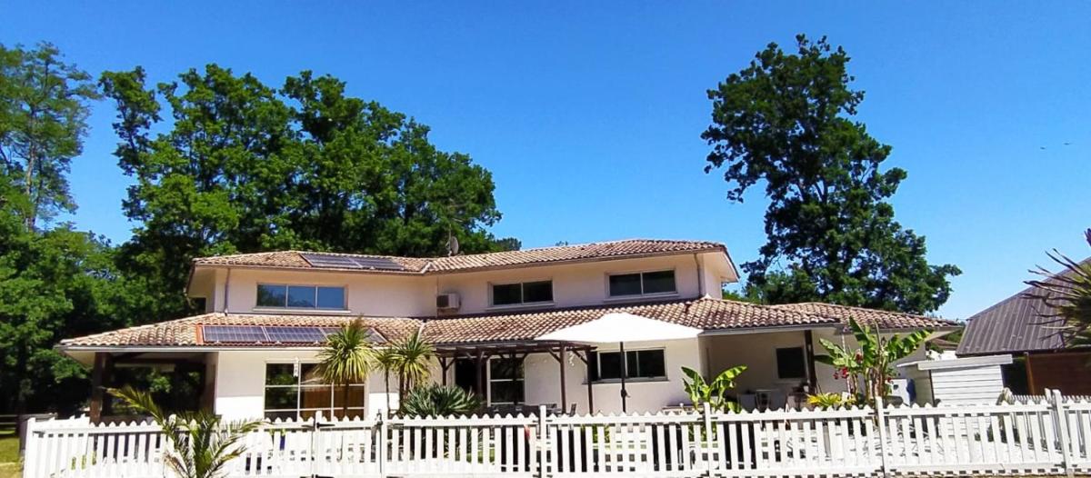 La Villa Minvia les Landes entre mer et montagne - Housity