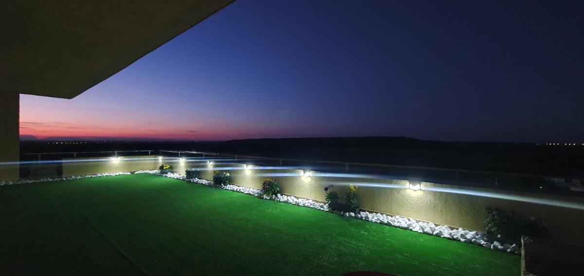Corbeanca Penthouse - Housity