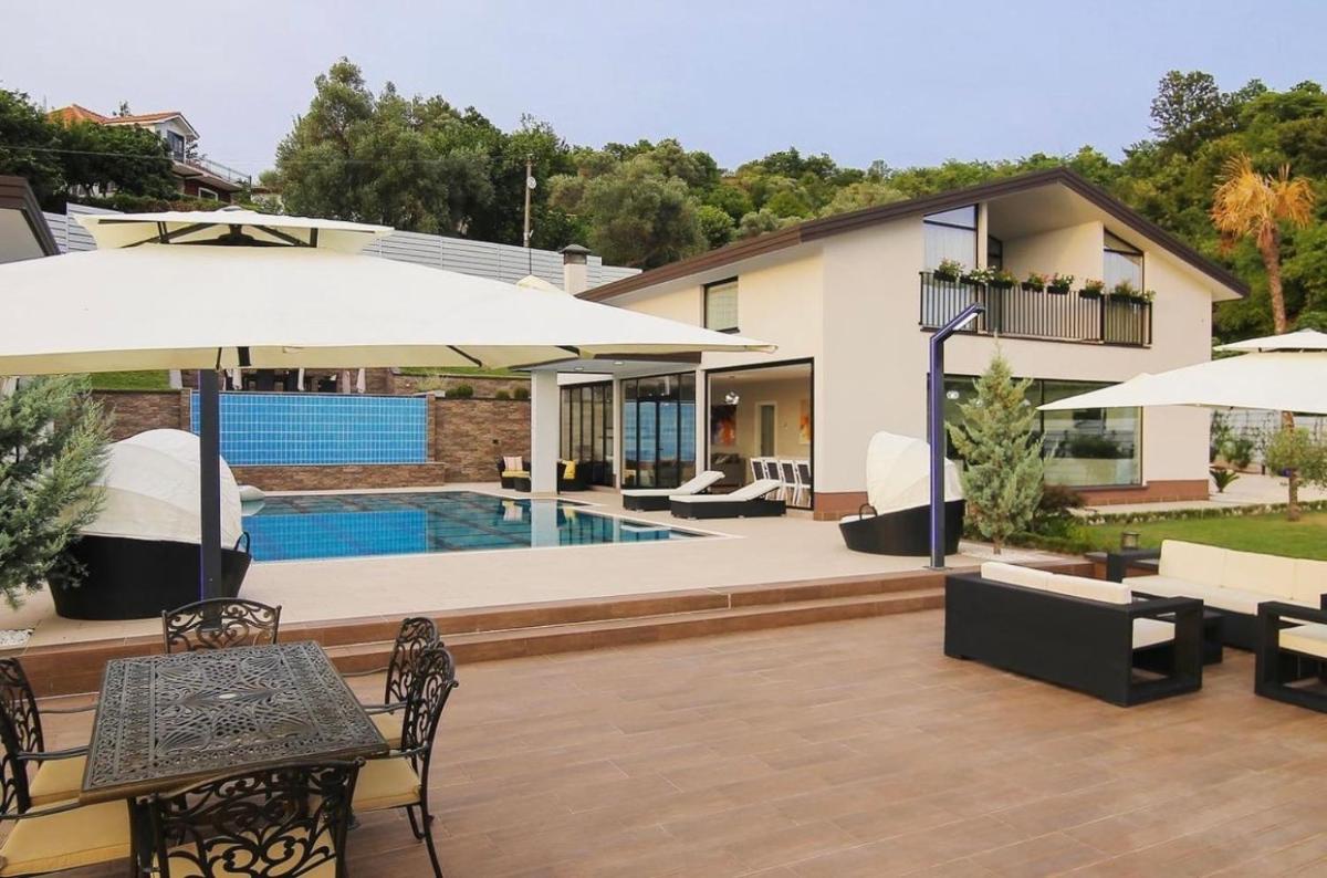 Hidden Hill - Housity