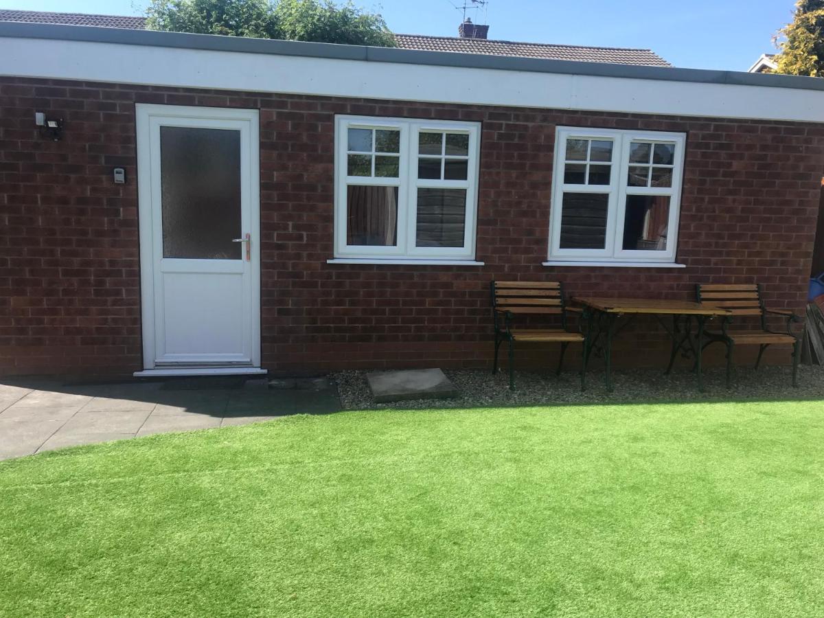 Garden flat near the University of York - Housity
