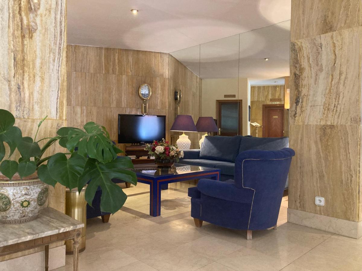 Hotel Condal - Housity