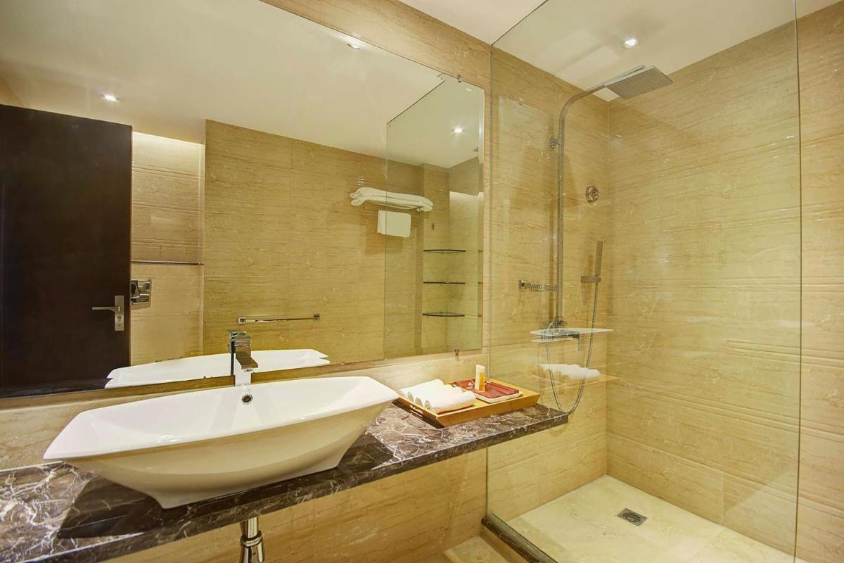 The Palm Spring a Boutique Hotel Naraina New Delhi - Housity