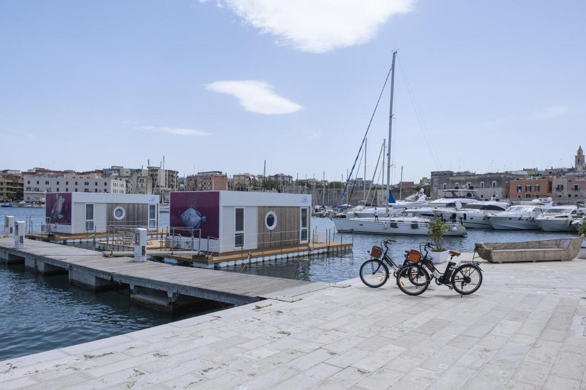 Houseboat Marina Resorts - Housity