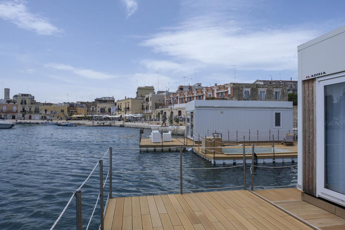 Houseboat Marina Resorts - Housity