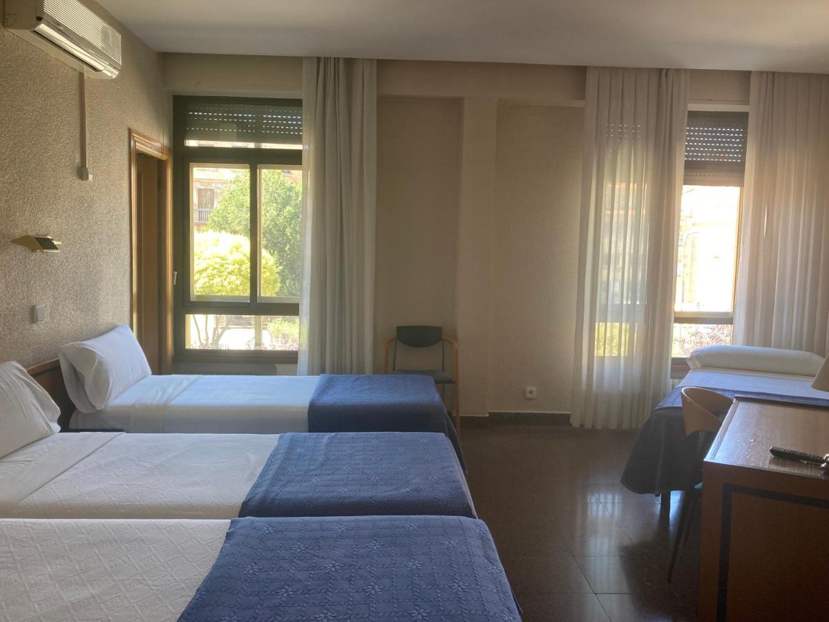 Hotel Condal - Housity