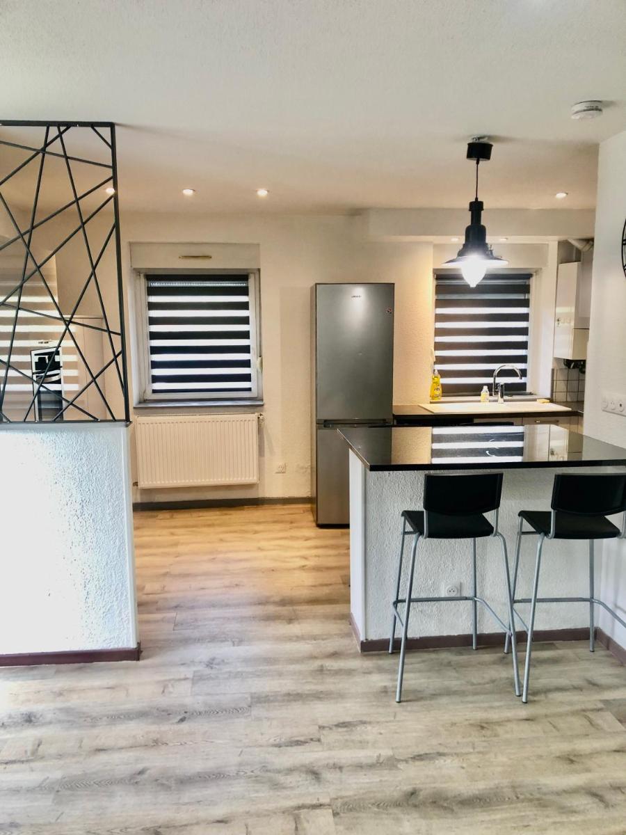 Appartement avec terrasse 6 personnes PAS DE FETE - Housity