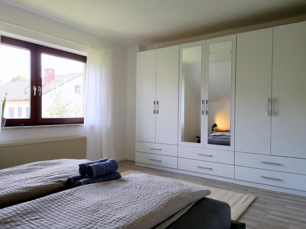 Family-Apartment mit Balkon, Küche, Parkplatz & Waschmaschine - Housity