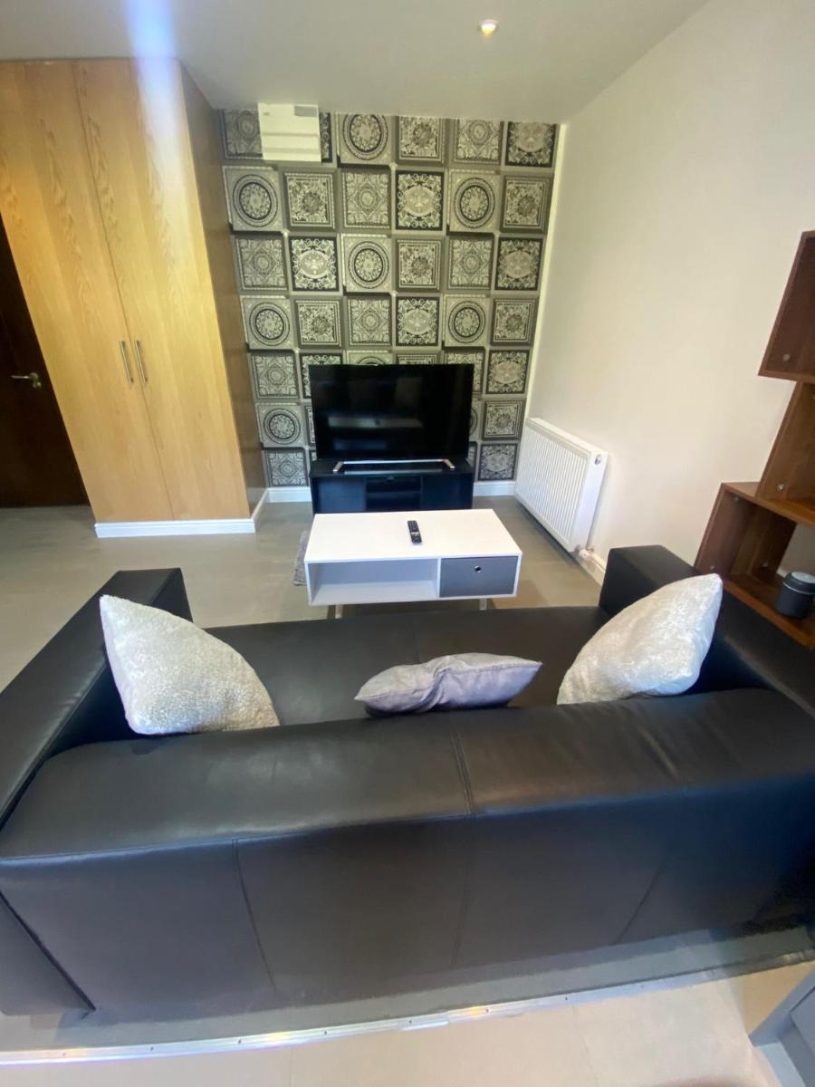 STAYD - LUXURY PRIVATE APARTMENT with VERSACE DECOR - Housity