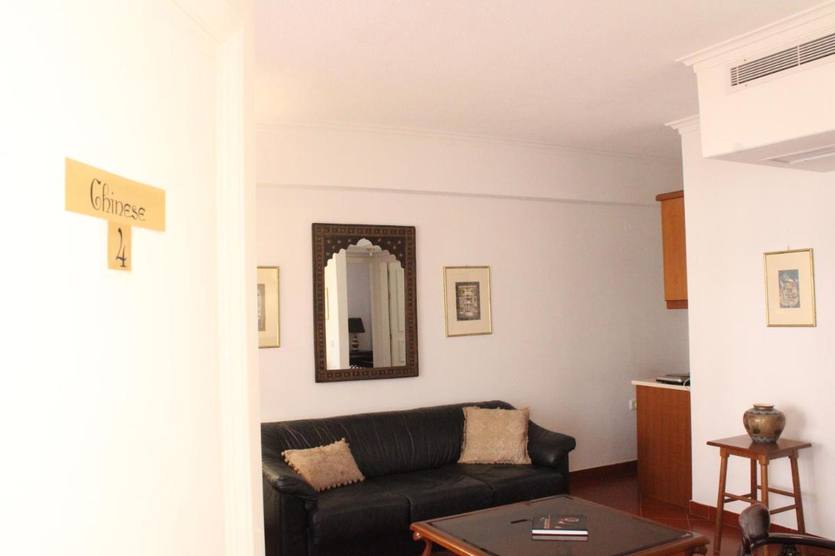 Candia House - Housity