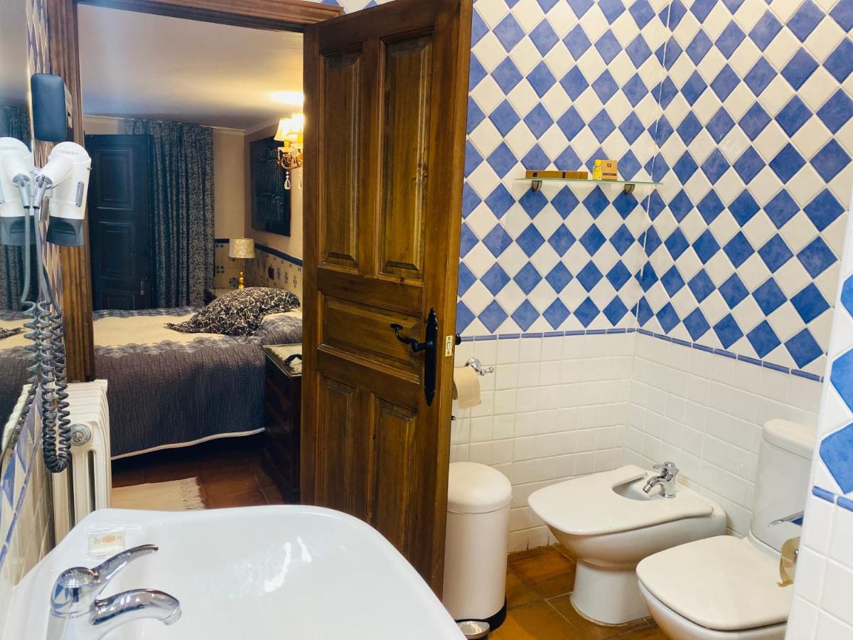 Hotel Rural Albamanjon - Housity