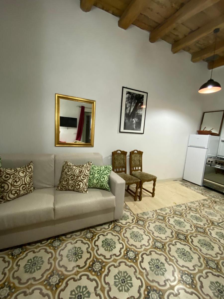 Studio 18 - Housity
