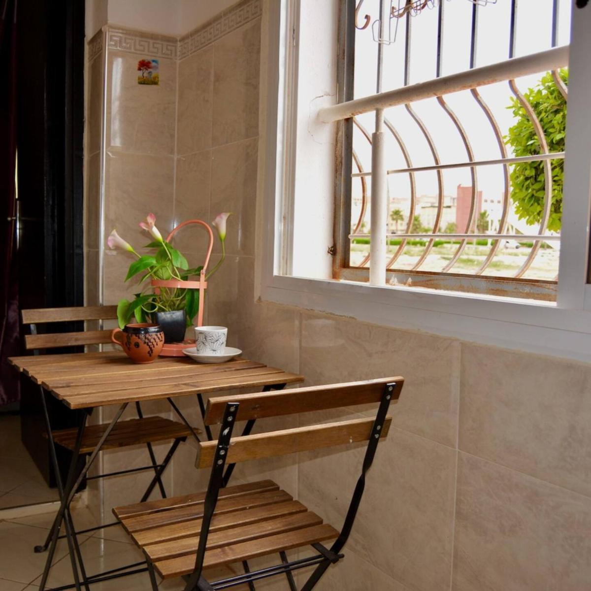 Cozy and Calm 2-bedroom apartment near downtown - Housity