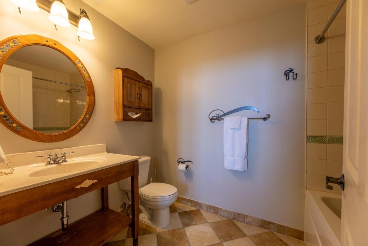 Seneca Unit 100 - Housity