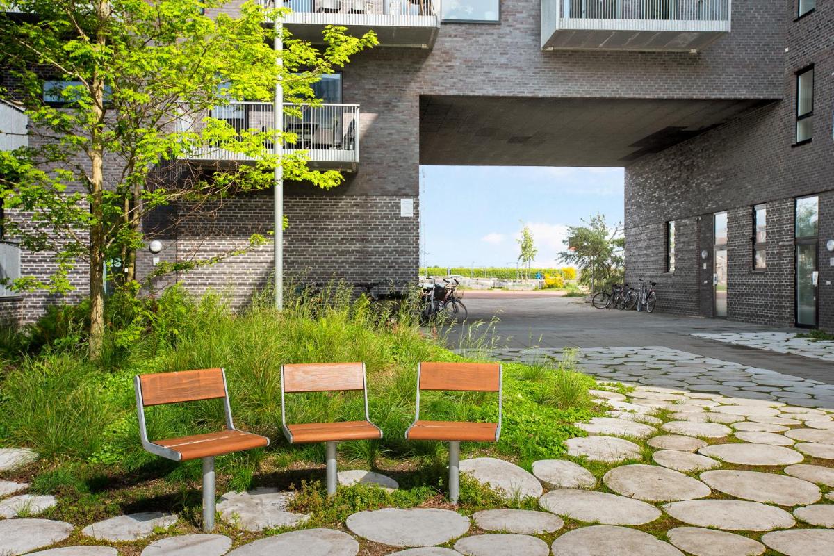 Suitetrails - Sanders Arena - Adorable Two-Bedroom Apartment Close to Metro Station