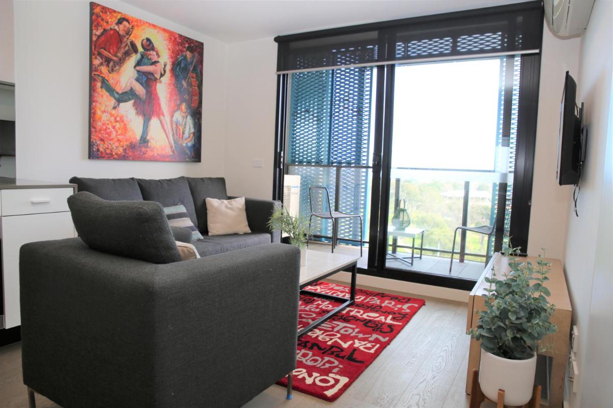 The ICON Building; 7th Floor 2bd 2bath Apartment - Housity