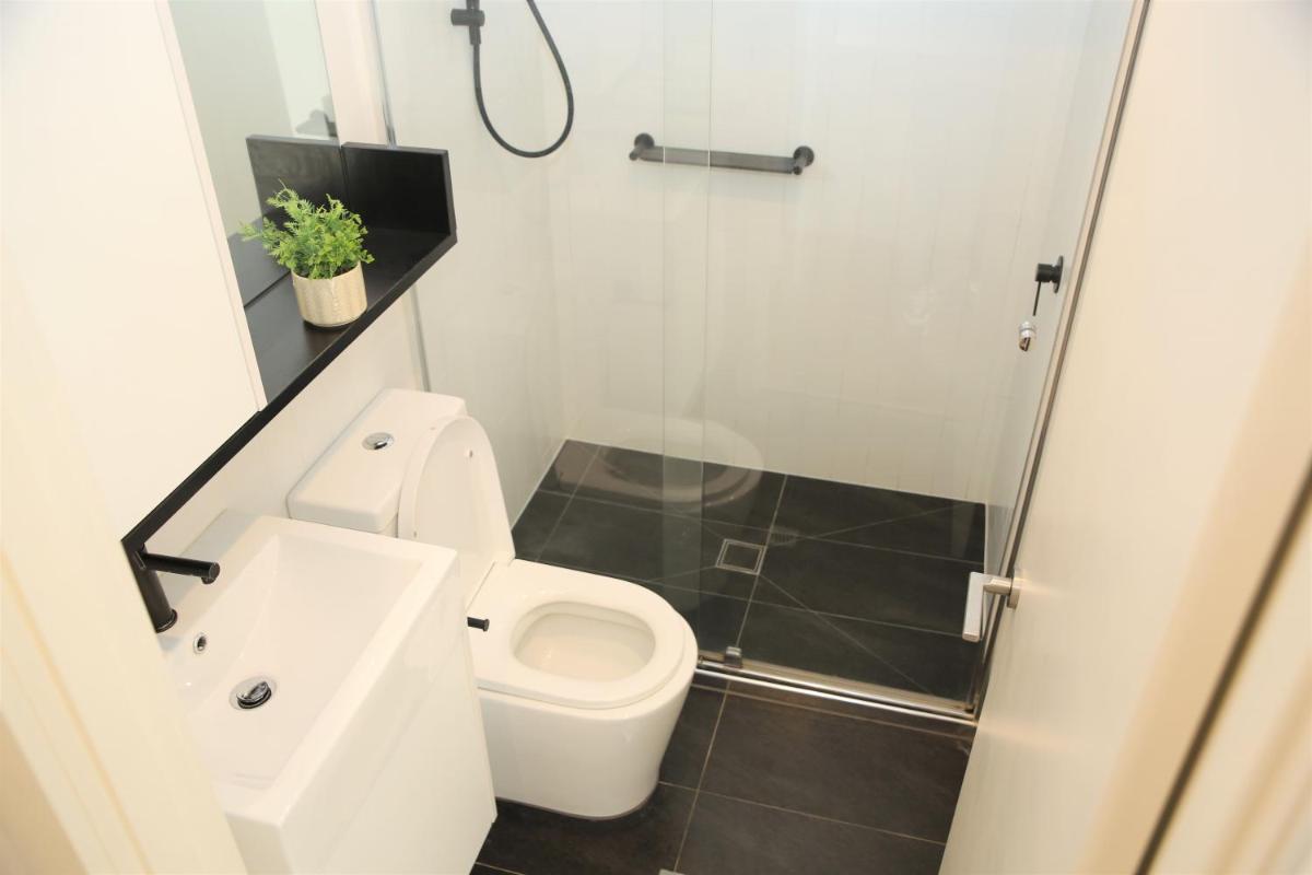 The ICON Building; 7th Floor 2bd 2bath Apartment - Housity