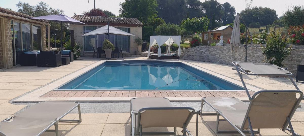 EDEN HOUSE villa 200 m2, 4 chamb 4 sdb, piscine privée, jardin clos 4000 m2, parking - Housity