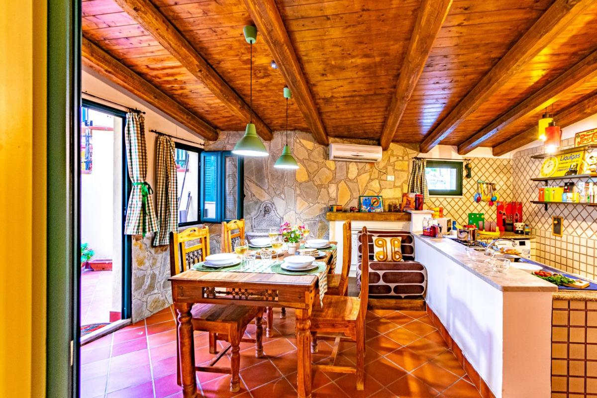 Art House Arenella con Terrazze by Wonderful Italy - Housity