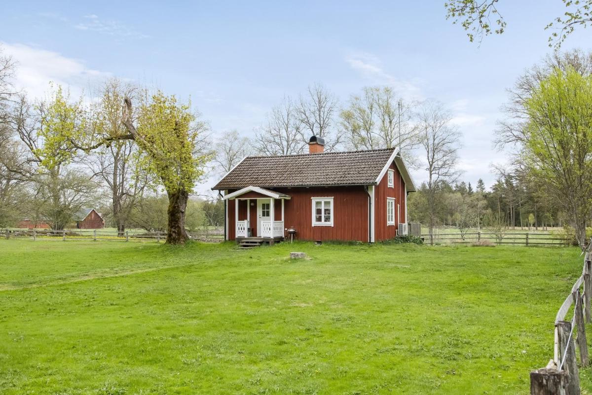 Cozy cottage with nature and grazing animals just around the corner - Housity