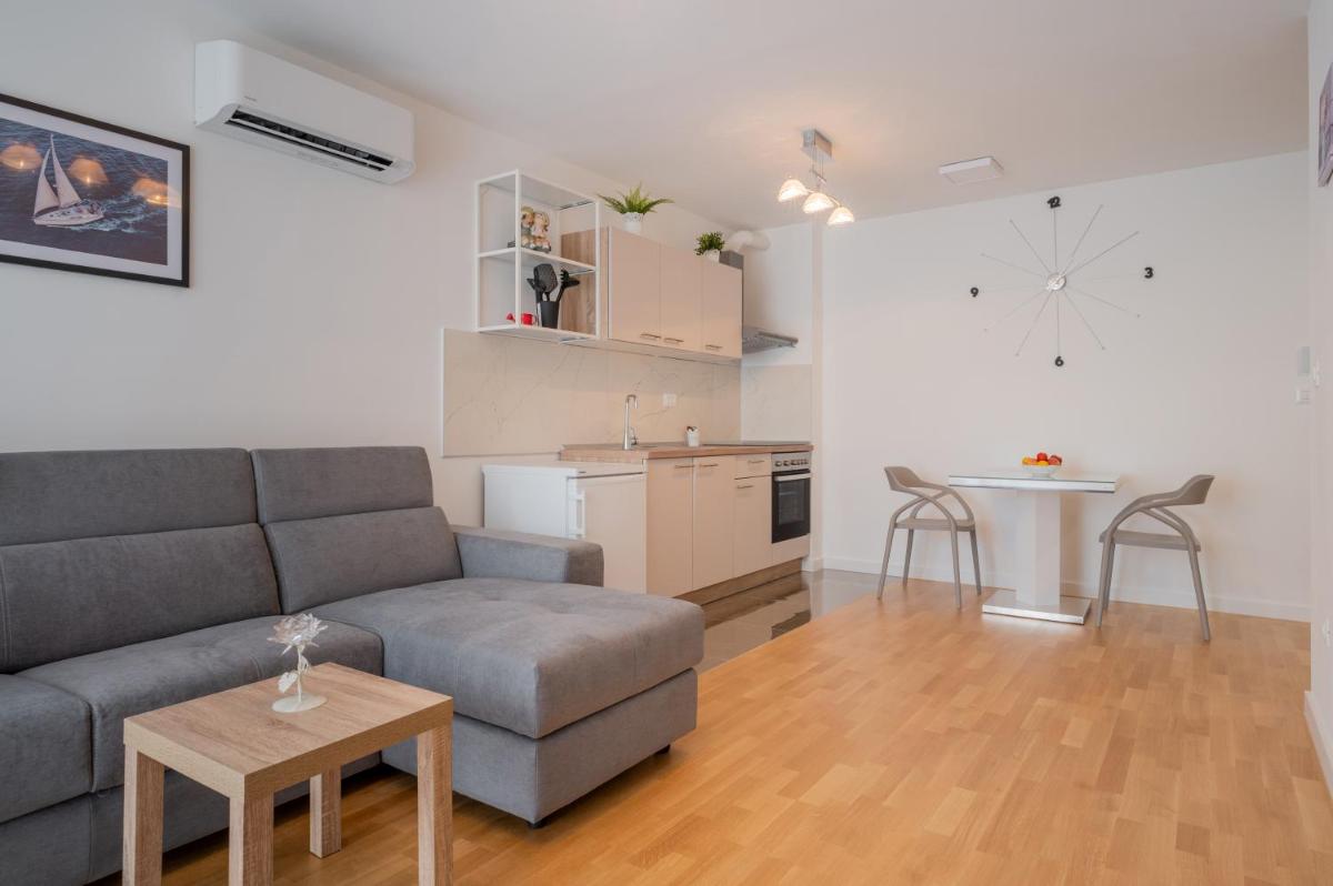 Luxury Apartment Solinka With Private Parking - Housity