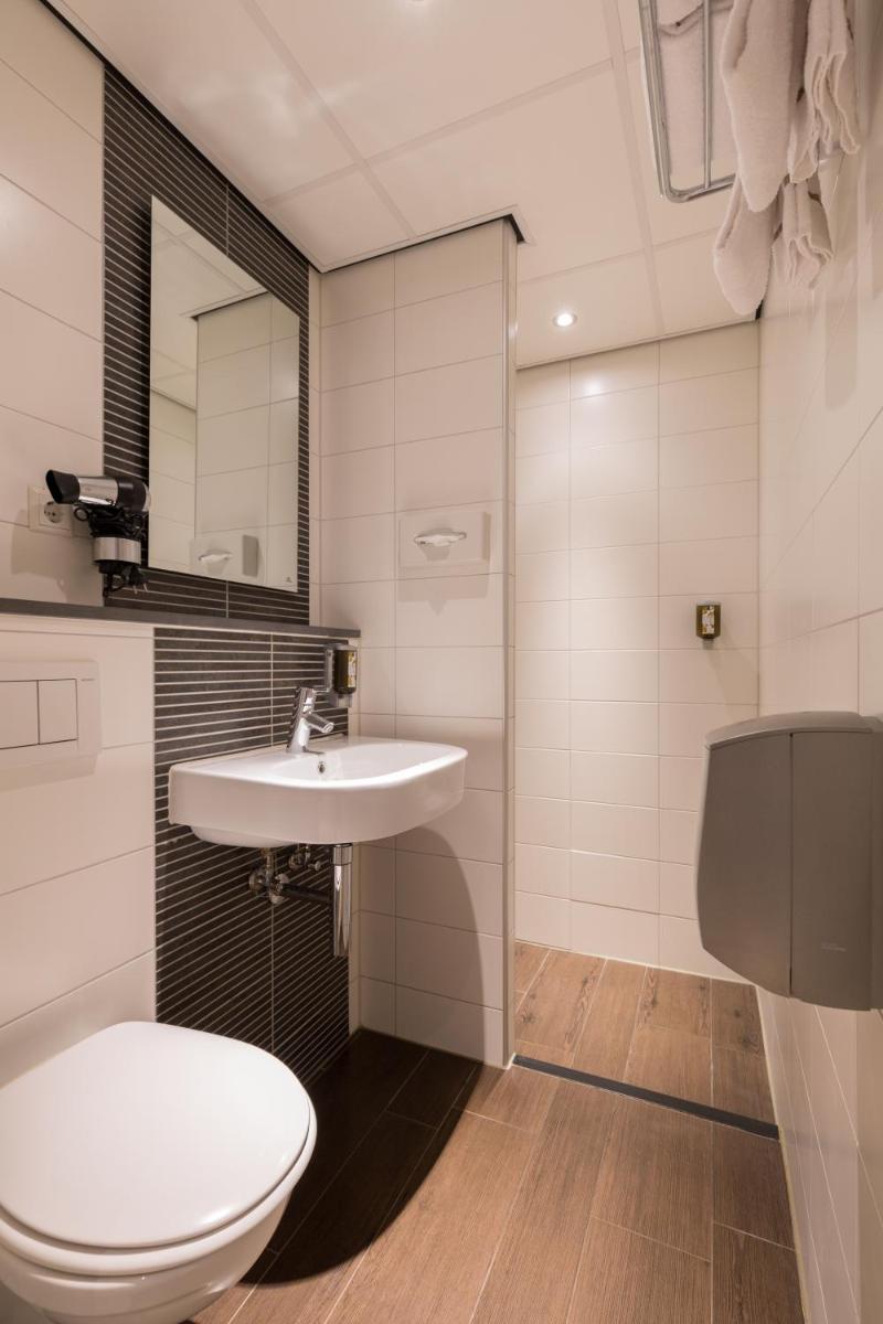 Hotel Amsterdam De Roode Leeuw - Housity