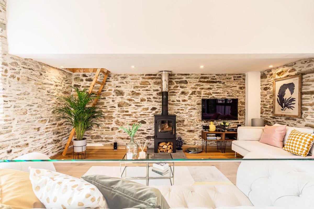 2 Bedroom Cottage to explore Cornwall - Housity