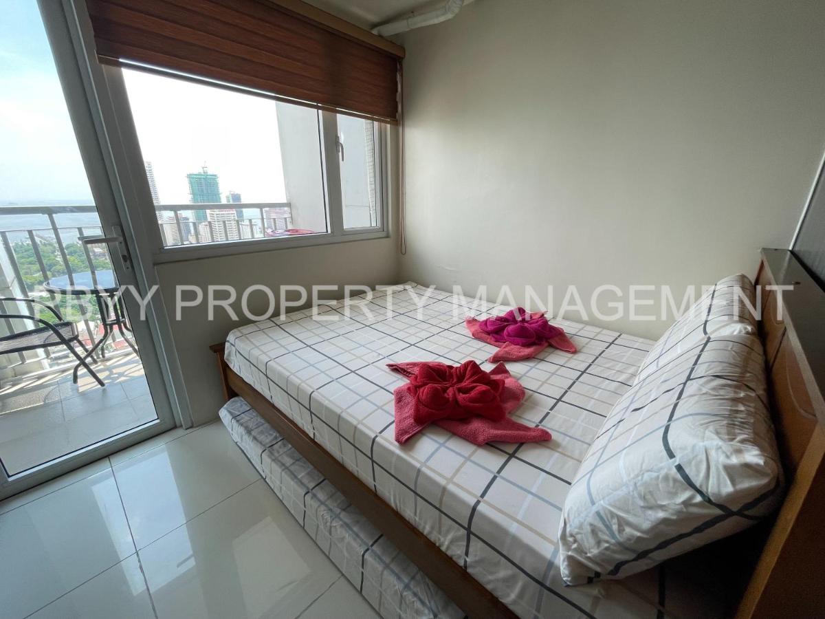 Green Residences Stays by PBYY - Housity